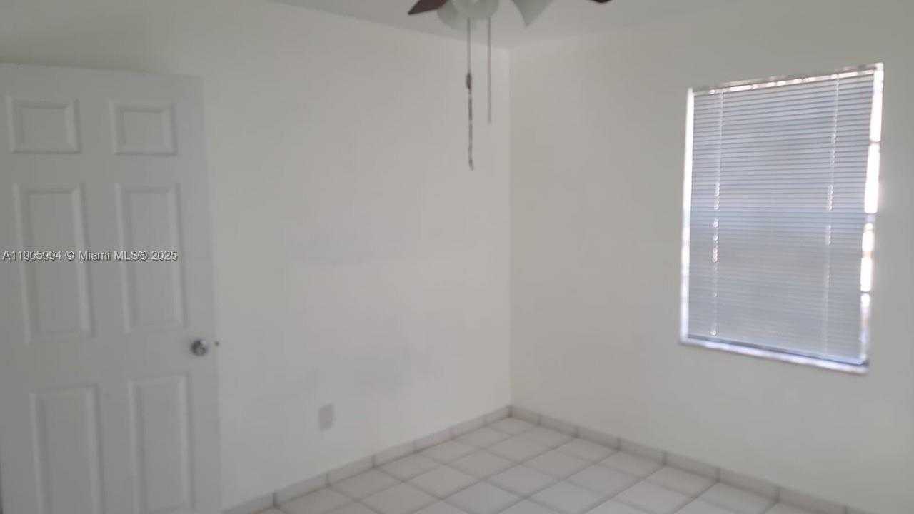 Small Image of 2980 NORTH WEST 28TH ST, Miami Number 13