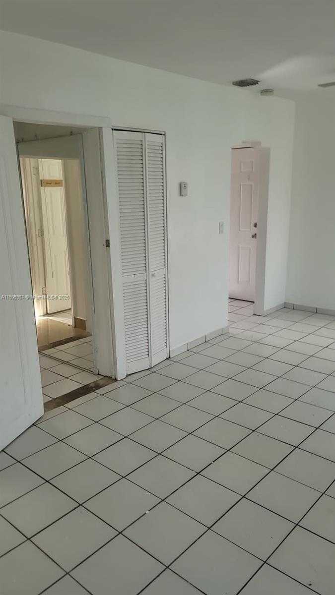 Small Image of 2980 NORTH WEST 28TH ST, Miami Number 17