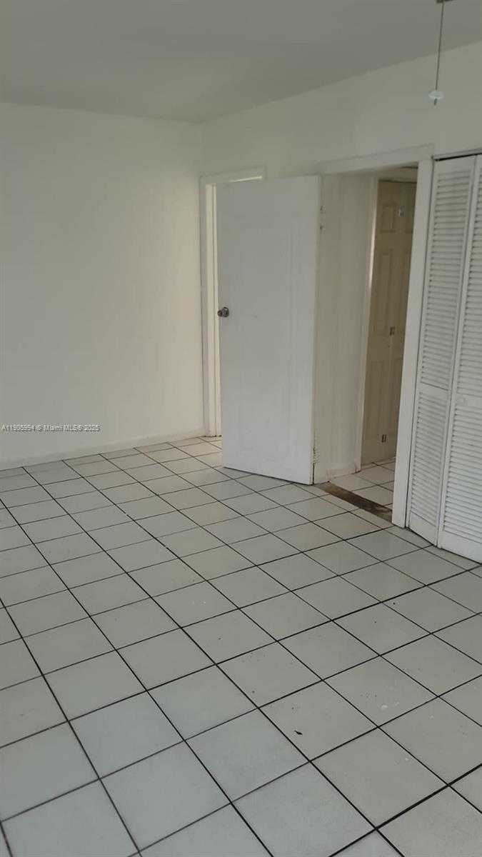 Small Image of 2980 NORTH WEST 28TH ST, Miami Number 18