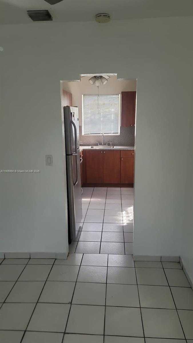 Small Image of 2980 NORTH WEST 28TH ST, Miami Number 20
