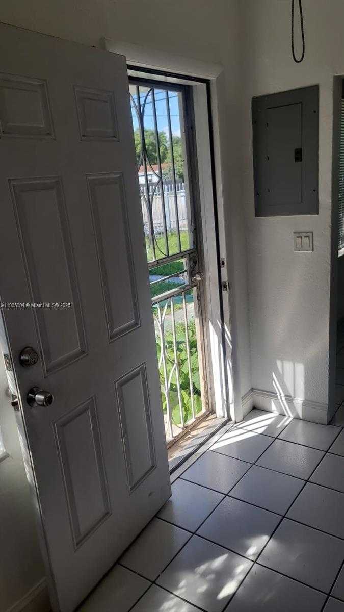 Small Image of 2980 NORTH WEST 28TH ST, Miami Number 22