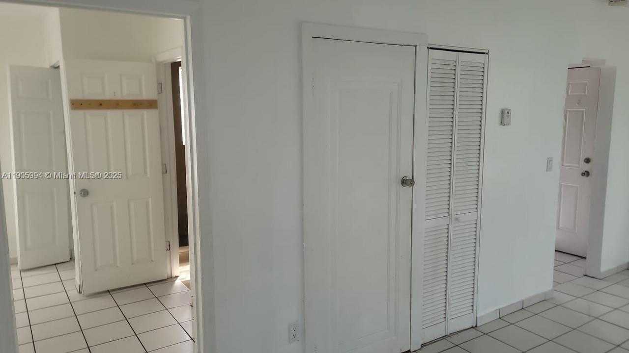 Small Image of 2980 NORTH WEST 28TH ST, Miami Number 24