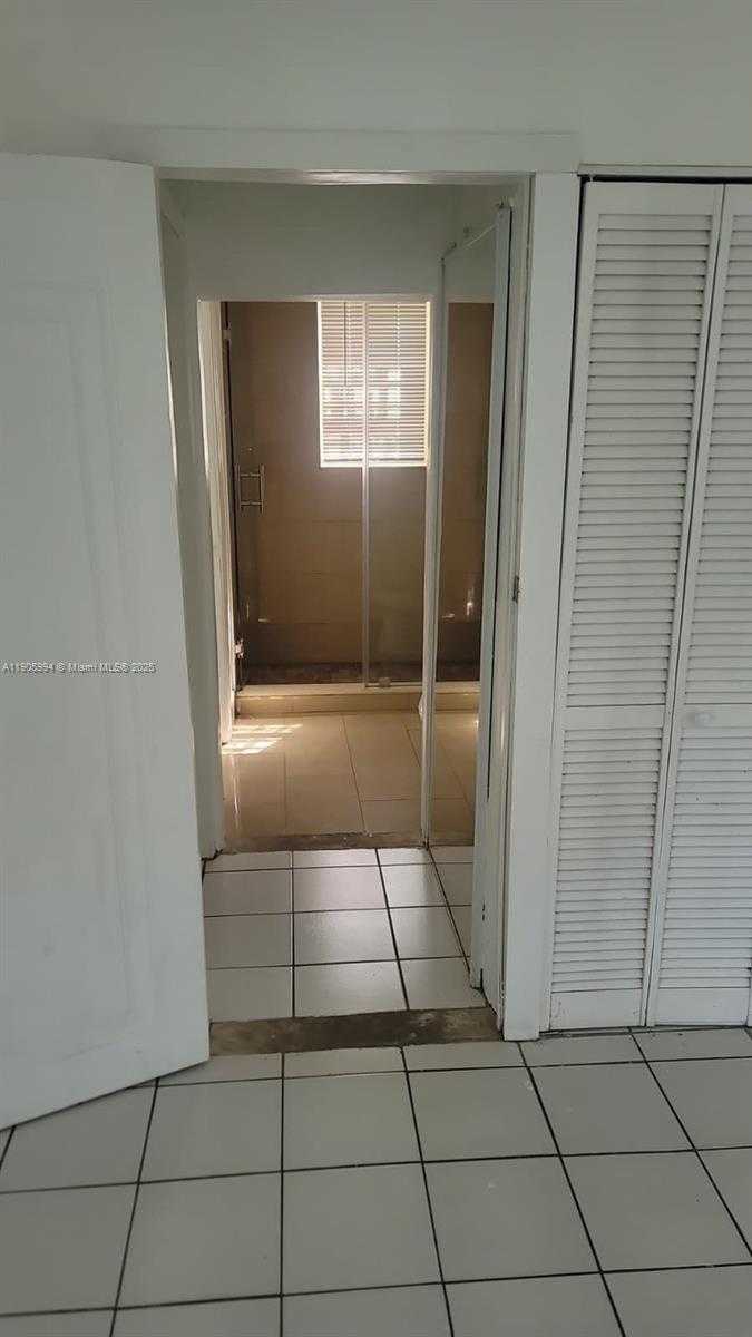 Small Image of 2980 NORTH WEST 28TH ST, Miami Number 25