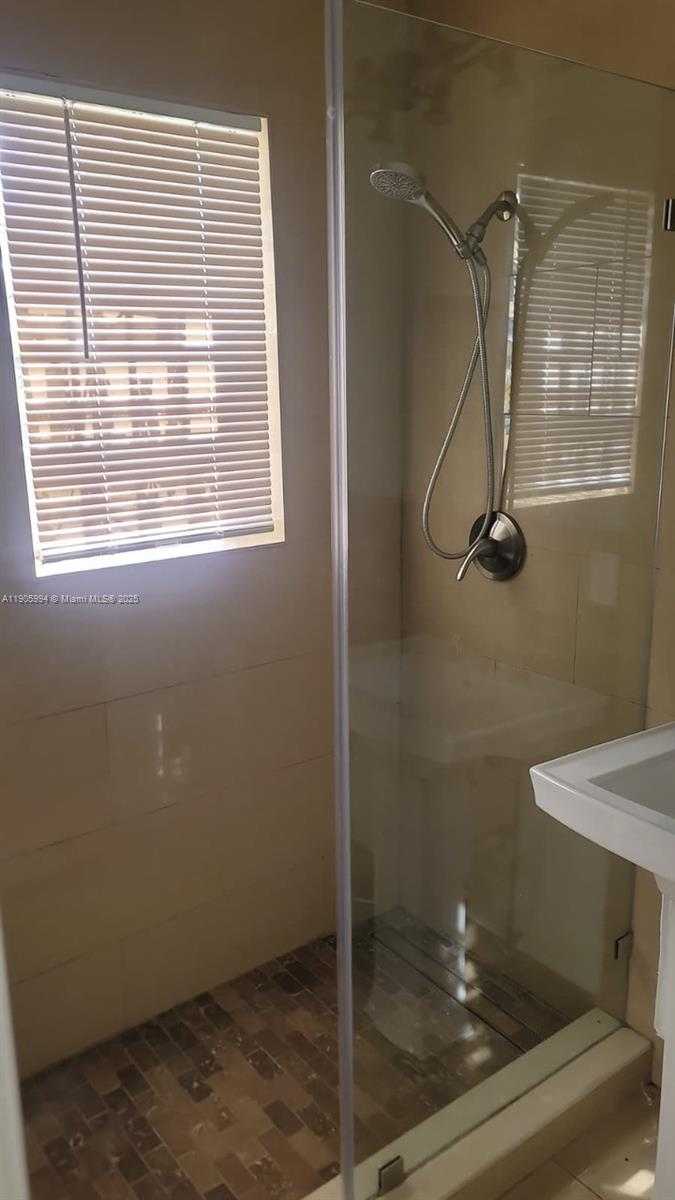 Small Image of 2980 NORTH WEST 28TH ST, Miami Number 26