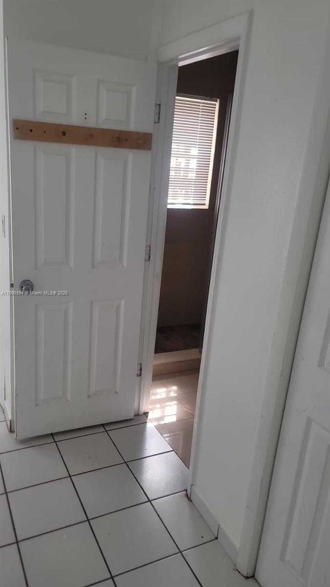 Small Image of 2980 NORTH WEST 28TH ST, Miami Number 29