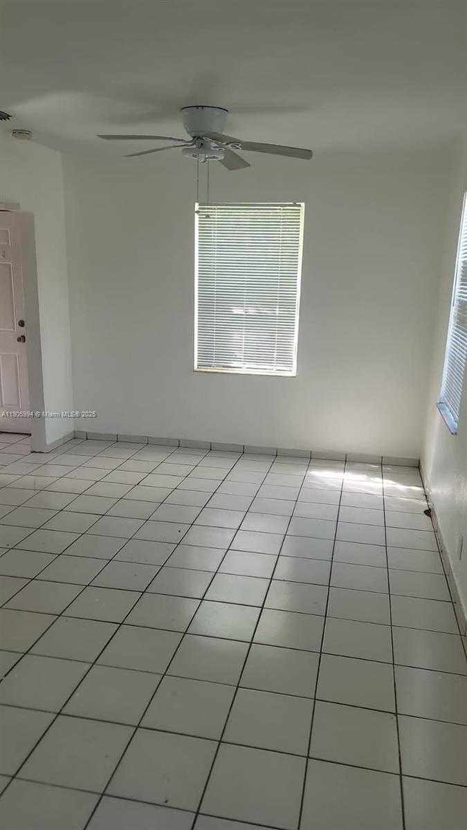Small Image of 2980 NORTH WEST 28TH ST, Miami Number 35