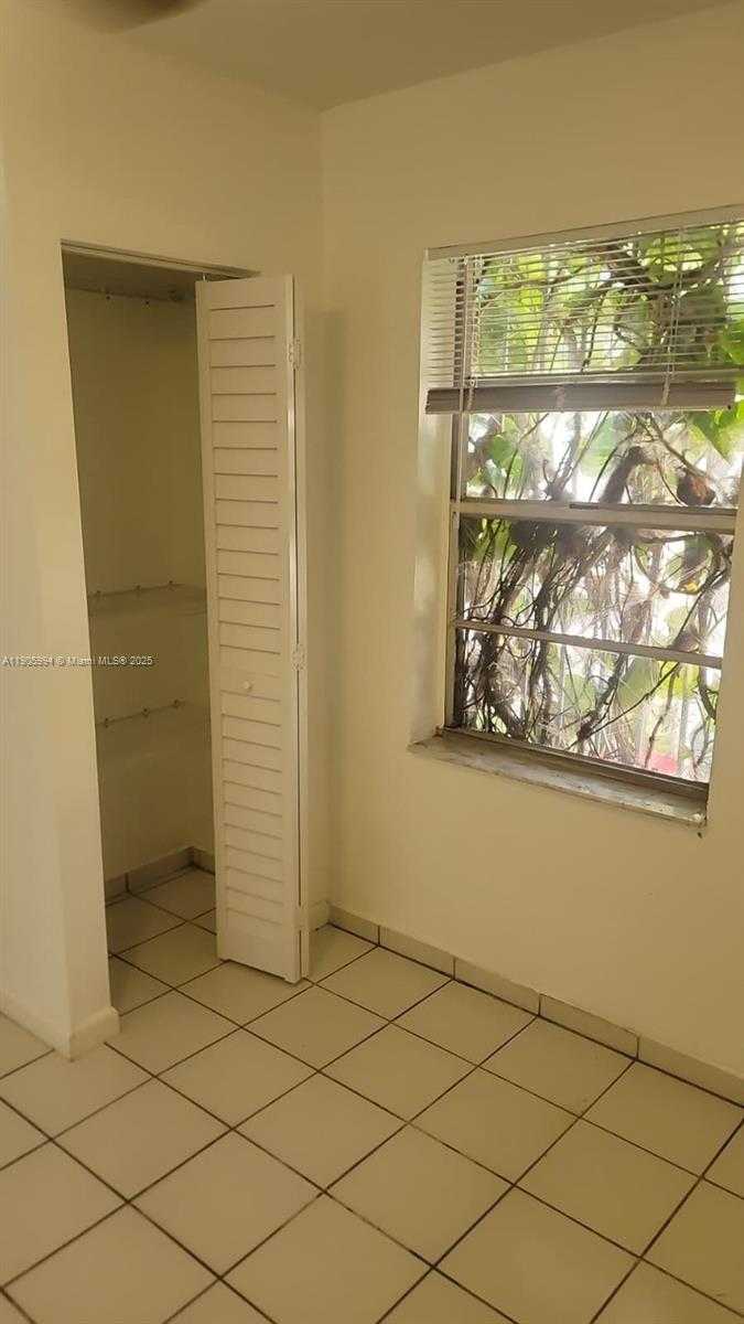 Small Image of 2980 NORTH WEST 28TH ST, Miami Number 36