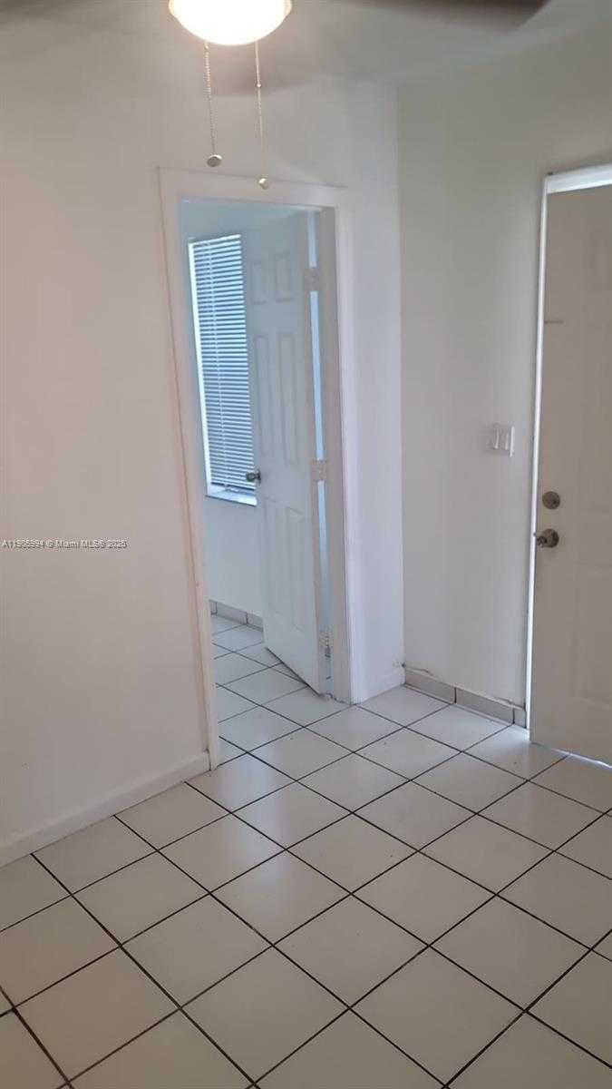 Small Image of 2980 NORTH WEST 28TH ST, Miami Number 38