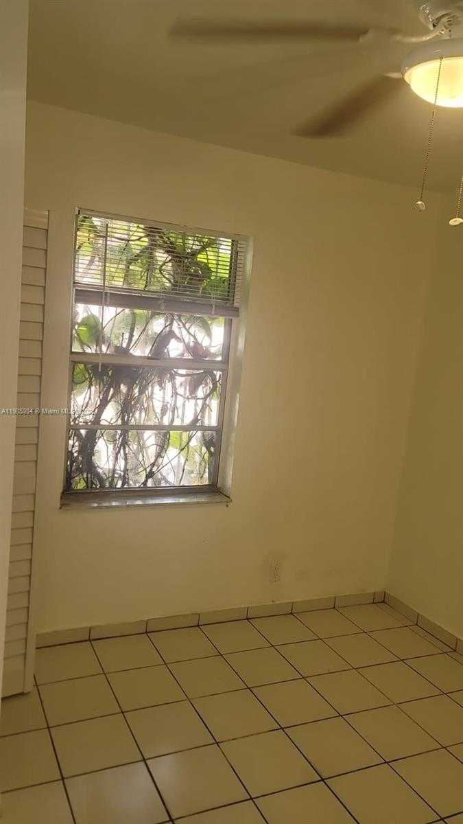 Small Image of 2980 NORTH WEST 28TH ST, Miami Number 39