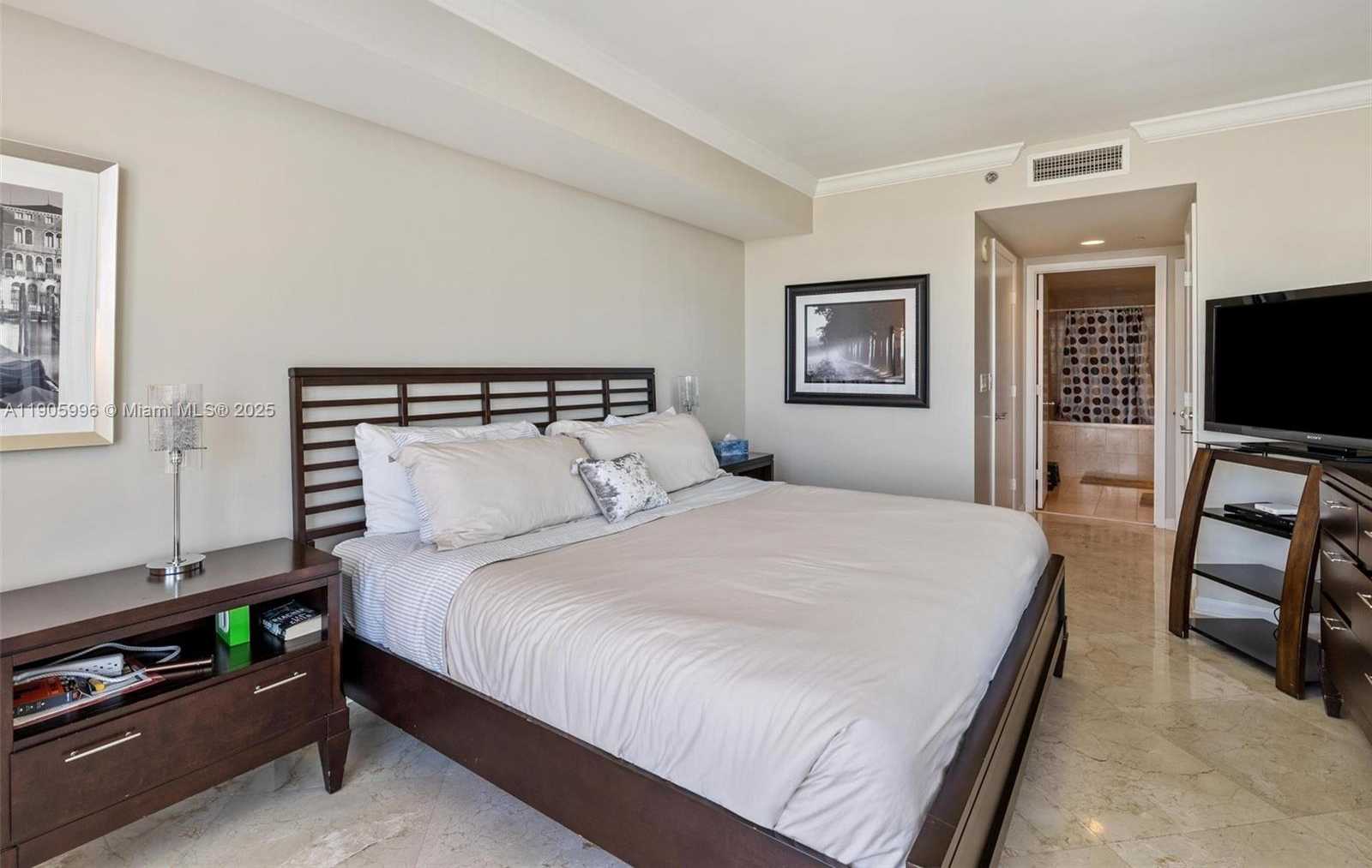 Small Image of 1800 SOUTH OCEAN DR #4007, Hallandale Beach Number 12