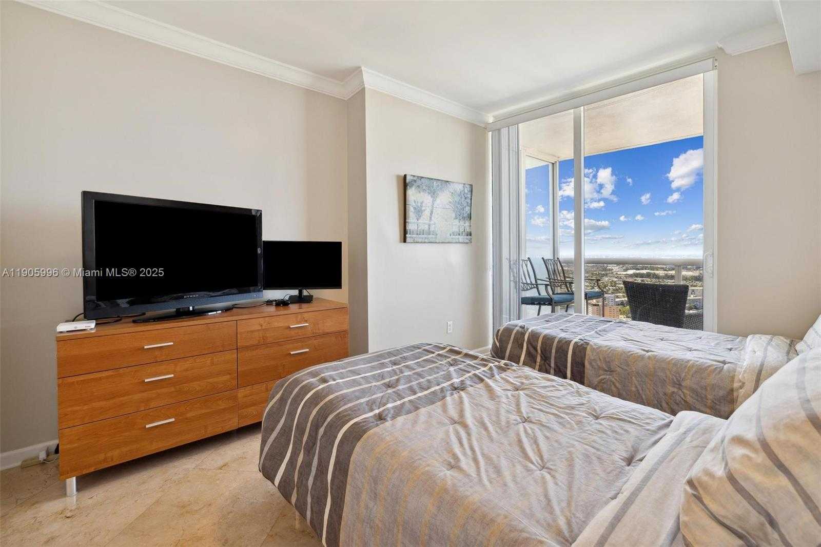 Small Image of 1800 SOUTH OCEAN DR #4007, Hallandale Beach Number 15