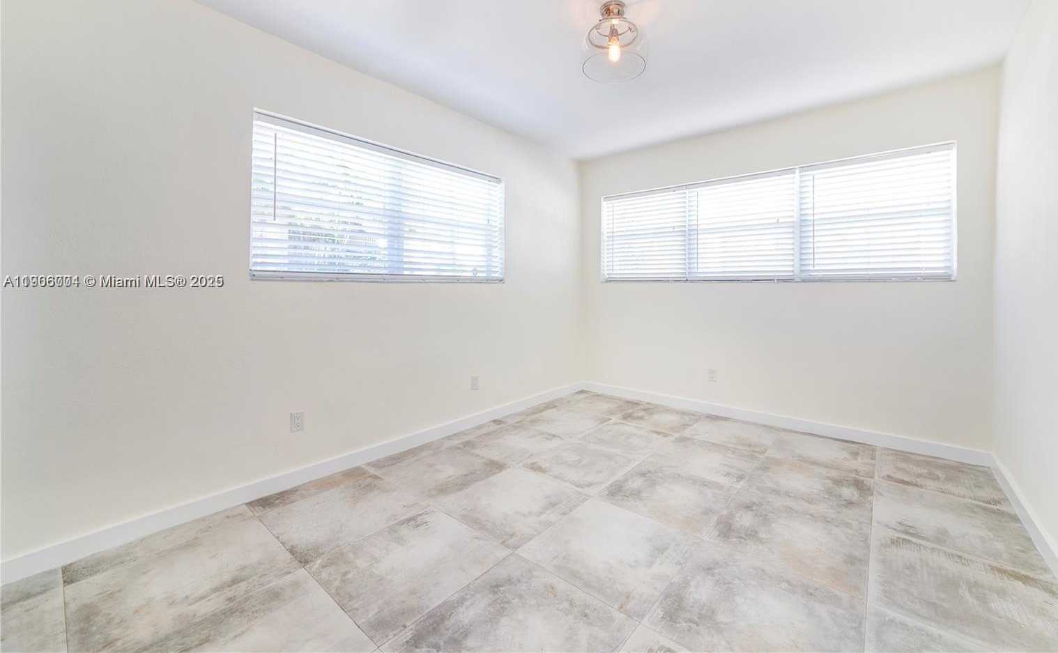 Small Image of 7975 CRESPI BLVD #1, Miami Beach Number 12
