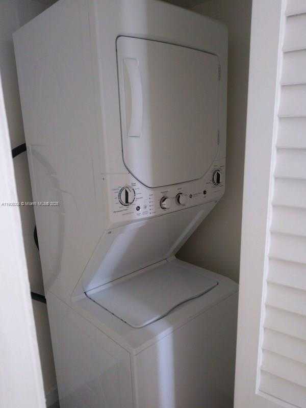 Small Image of 7975 CRESPI BLVD #1, Miami Beach Number 16