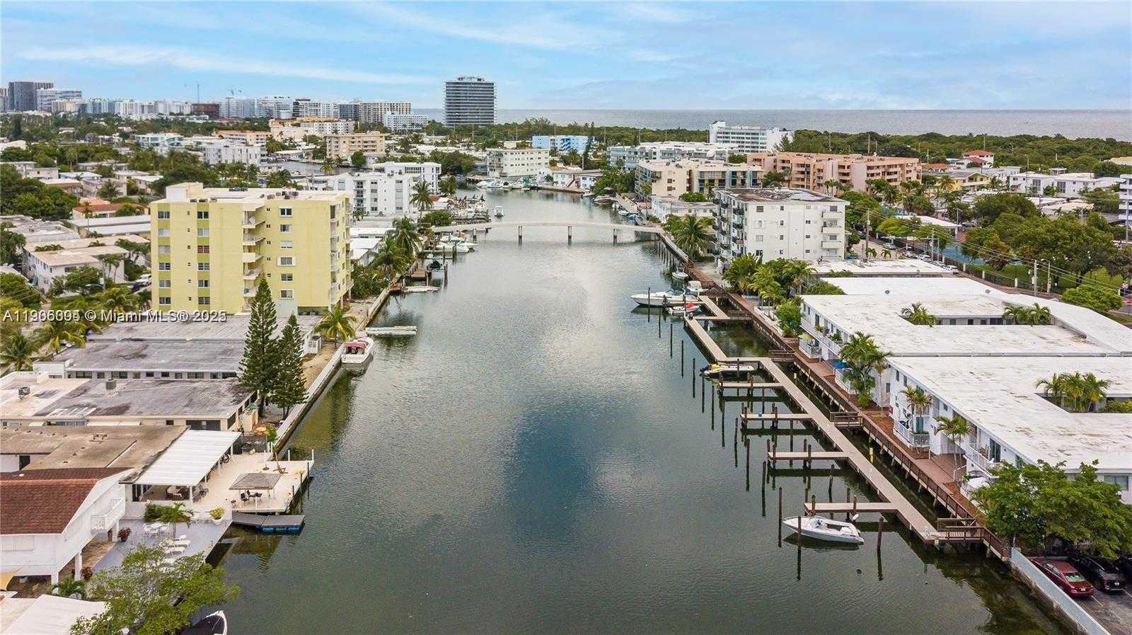 Small Image of 7975 CRESPI BLVD #1, Miami Beach Number 21