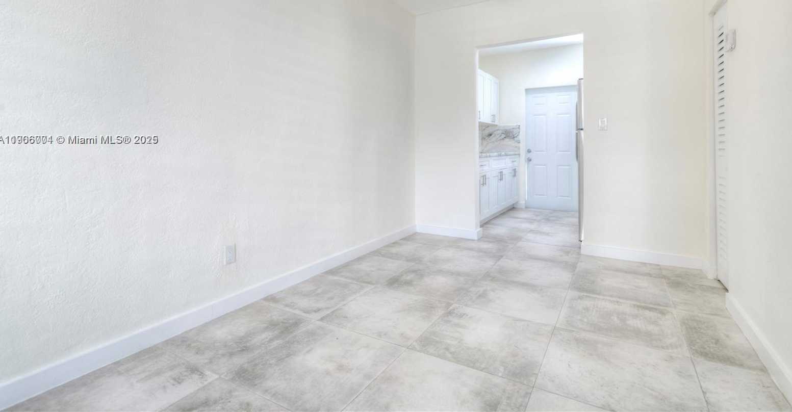 Small Image of 7975 CRESPI BLVD #1, Miami Beach Number 5