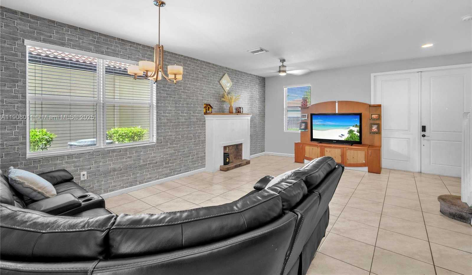 Small Image of 2190 SOUTH EAST 2ND ST, Homestead Number 4