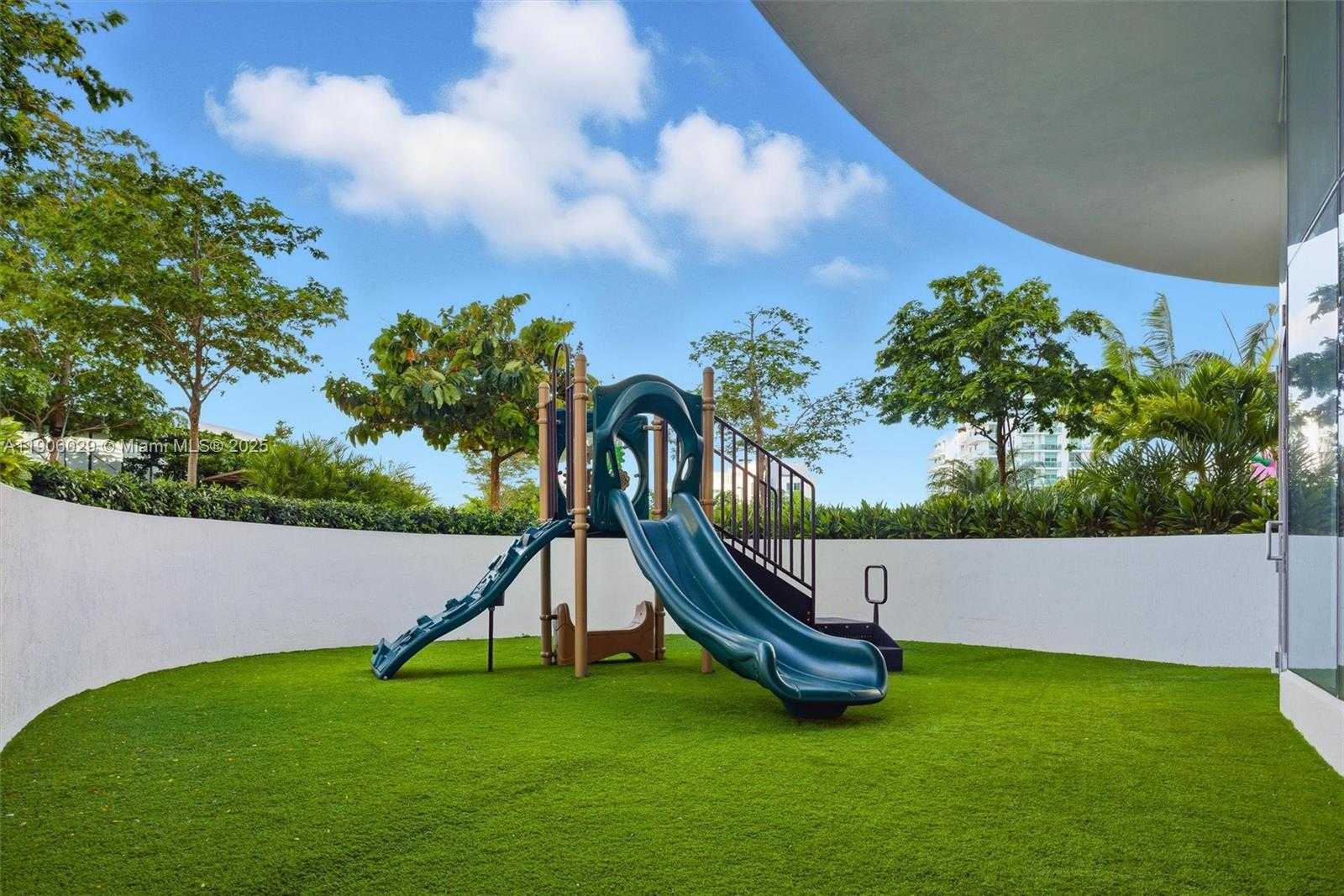 Small Image of 700 NORTH EAST 24 ST #2406, Miami Number 36