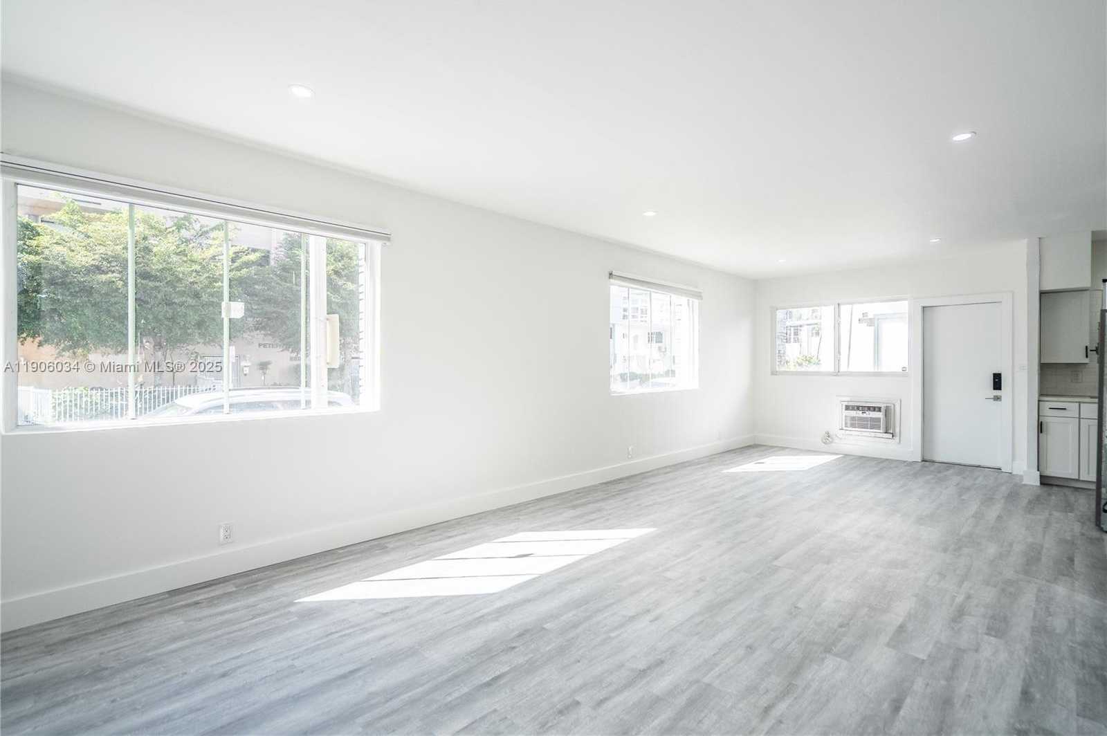 Small Image of 6871 ABBOTT AVE #1, Miami Beach Number 2