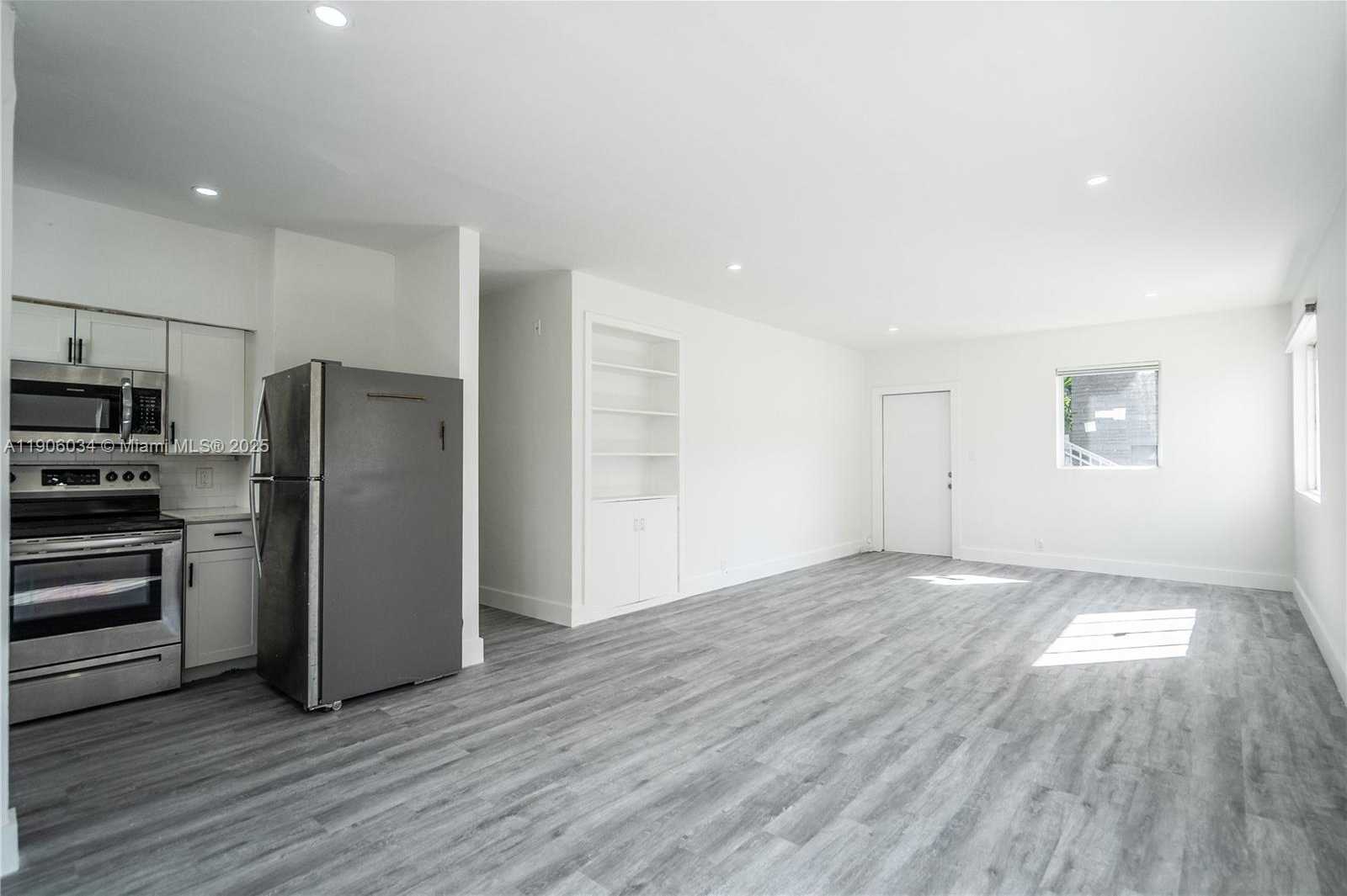 Small Image of 6871 ABBOTT AVE #1, Miami Beach Number 4