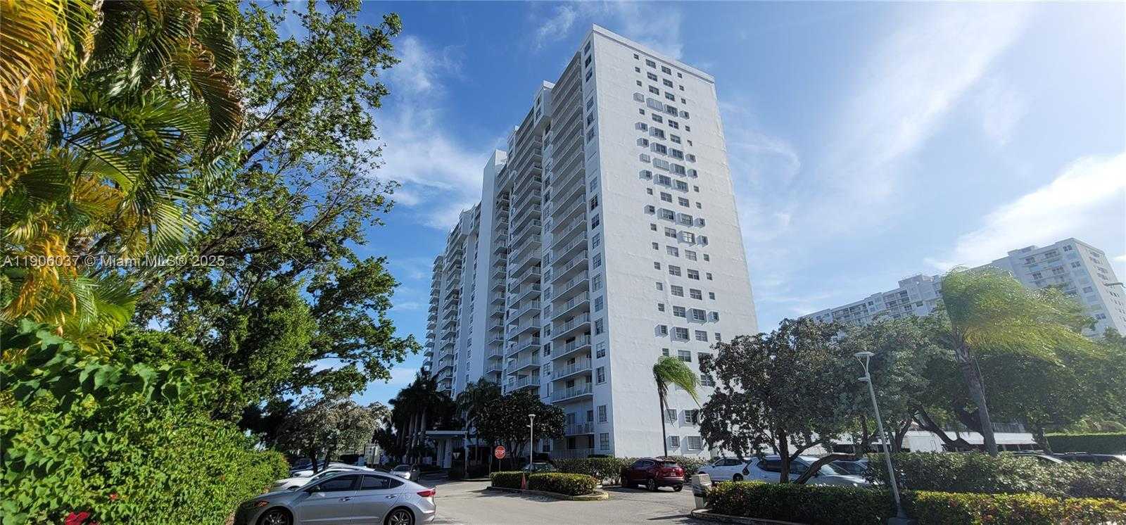 Small Image of 2851 NORTH EAST 183RD ST #805E, Aventura Number 17