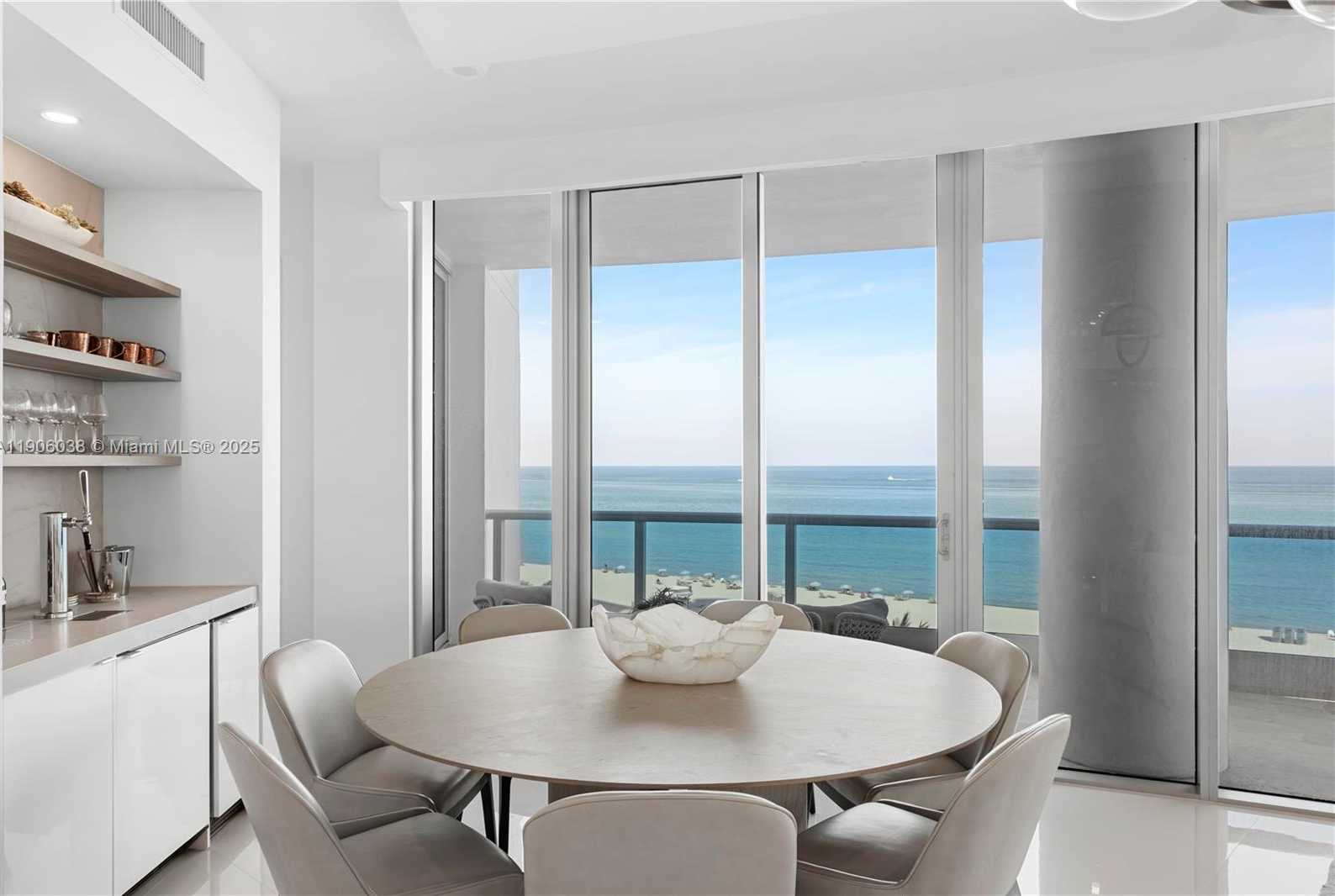 Small Image of 5959 COLLINS AVE #807, Miami Beach Number 20