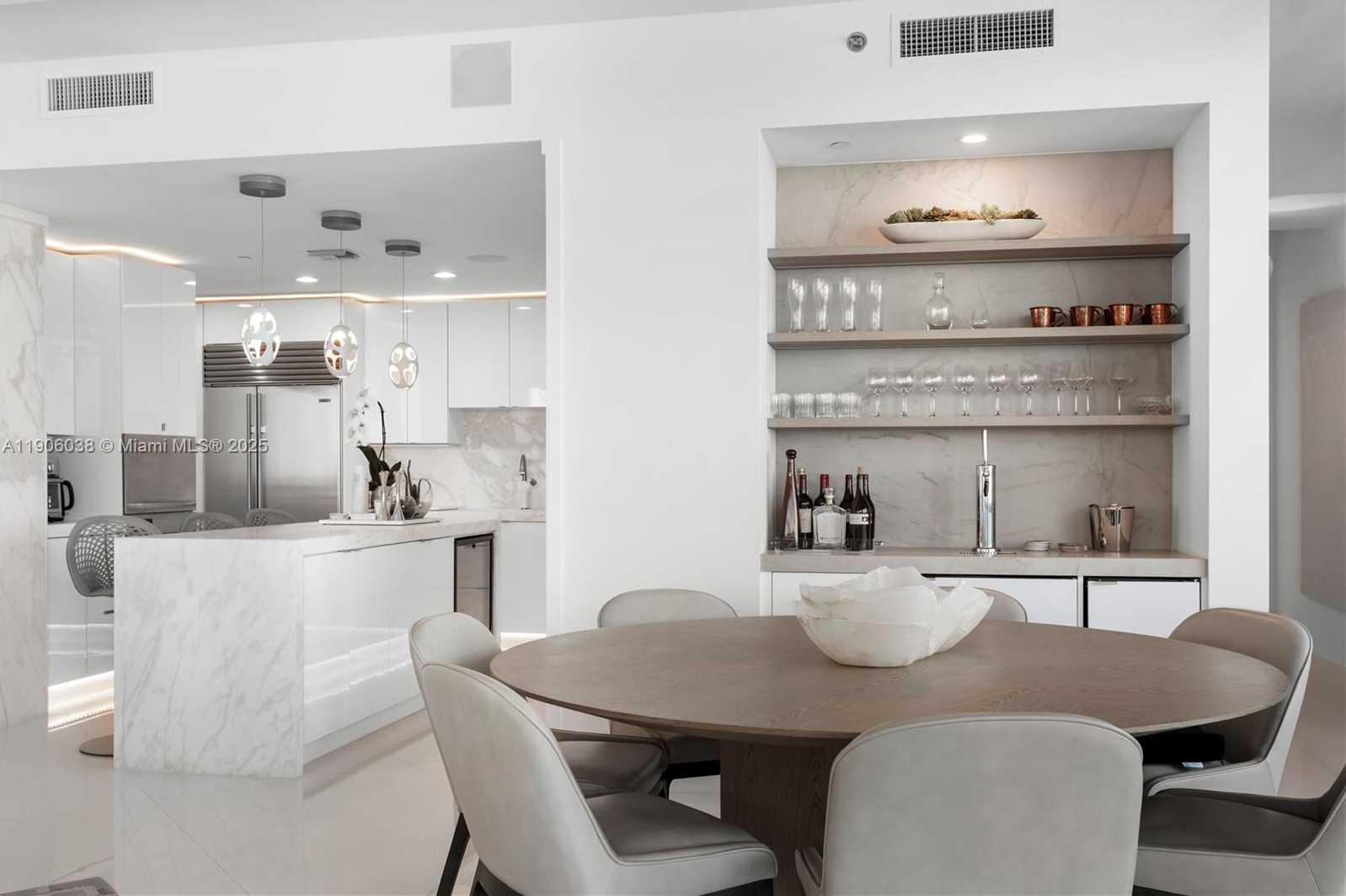 Small Image of 5959 COLLINS AVE #807, Miami Beach Number 21