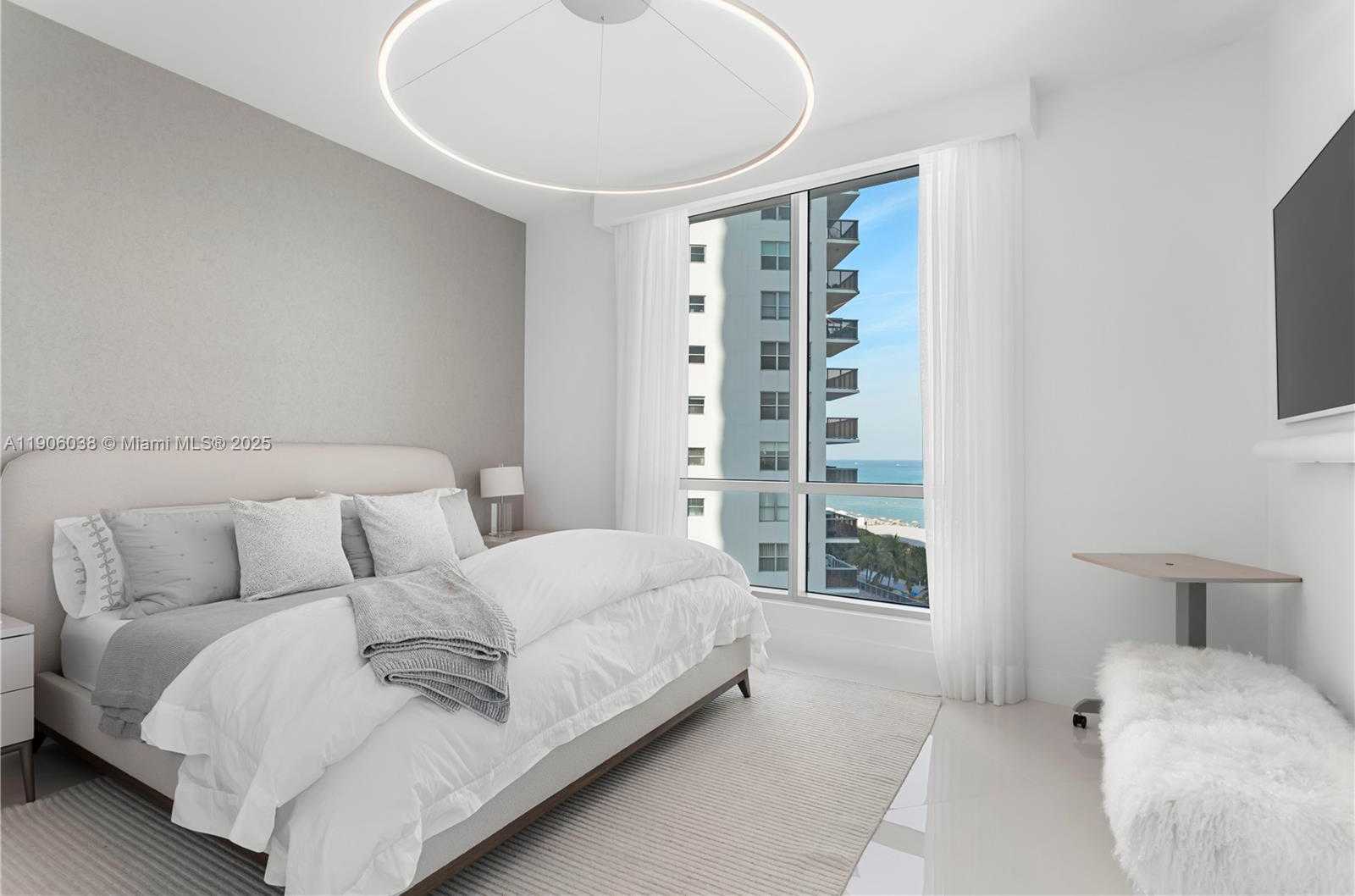 Small Image of 5959 COLLINS AVE #807, Miami Beach Number 25
