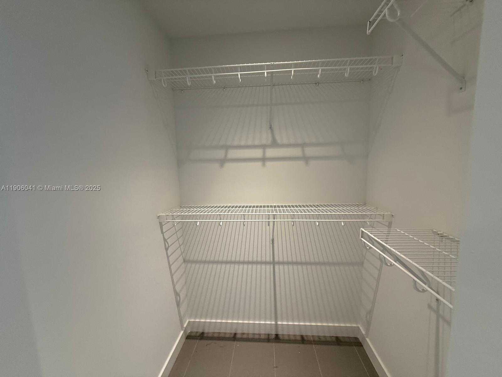 Imagen de Pequeño Objeto