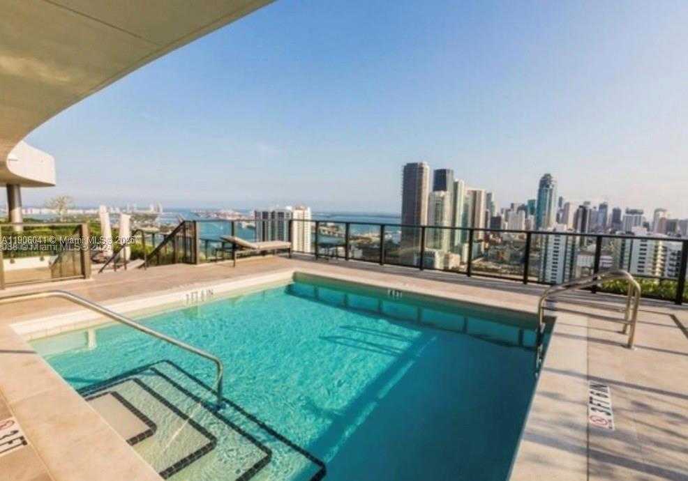 Imagen de Pequeño Objeto