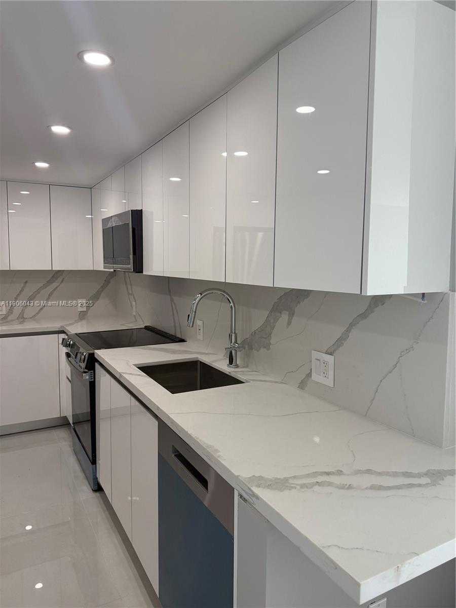 Small Image of 3675 NORTH COUNTRY CLUB DR #2606, Aventura Number 12