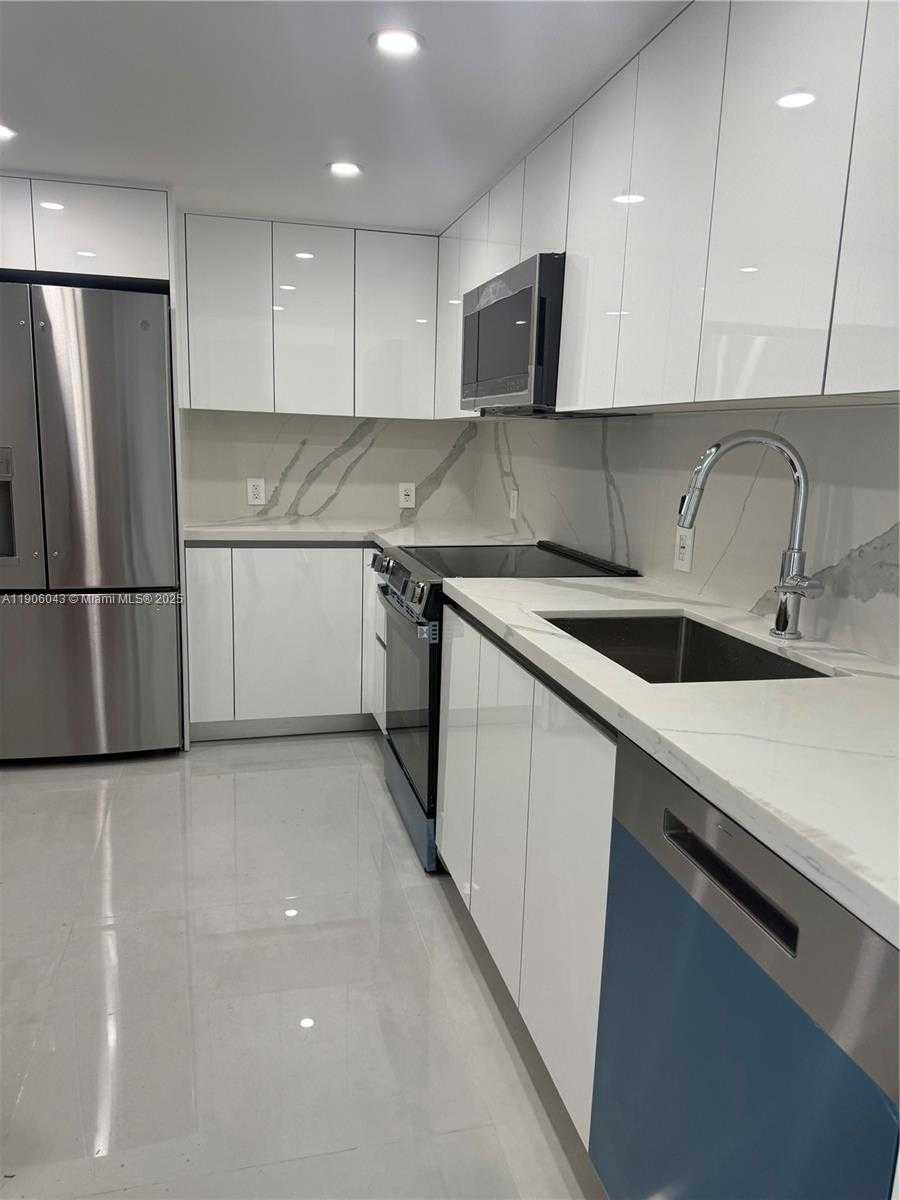 Small Image of 3675 NORTH COUNTRY CLUB DR #2606, Aventura Number 15