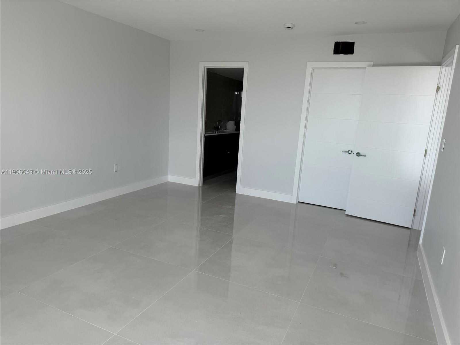 Small Image of 3675 NORTH COUNTRY CLUB DR #2606, Aventura Number 25