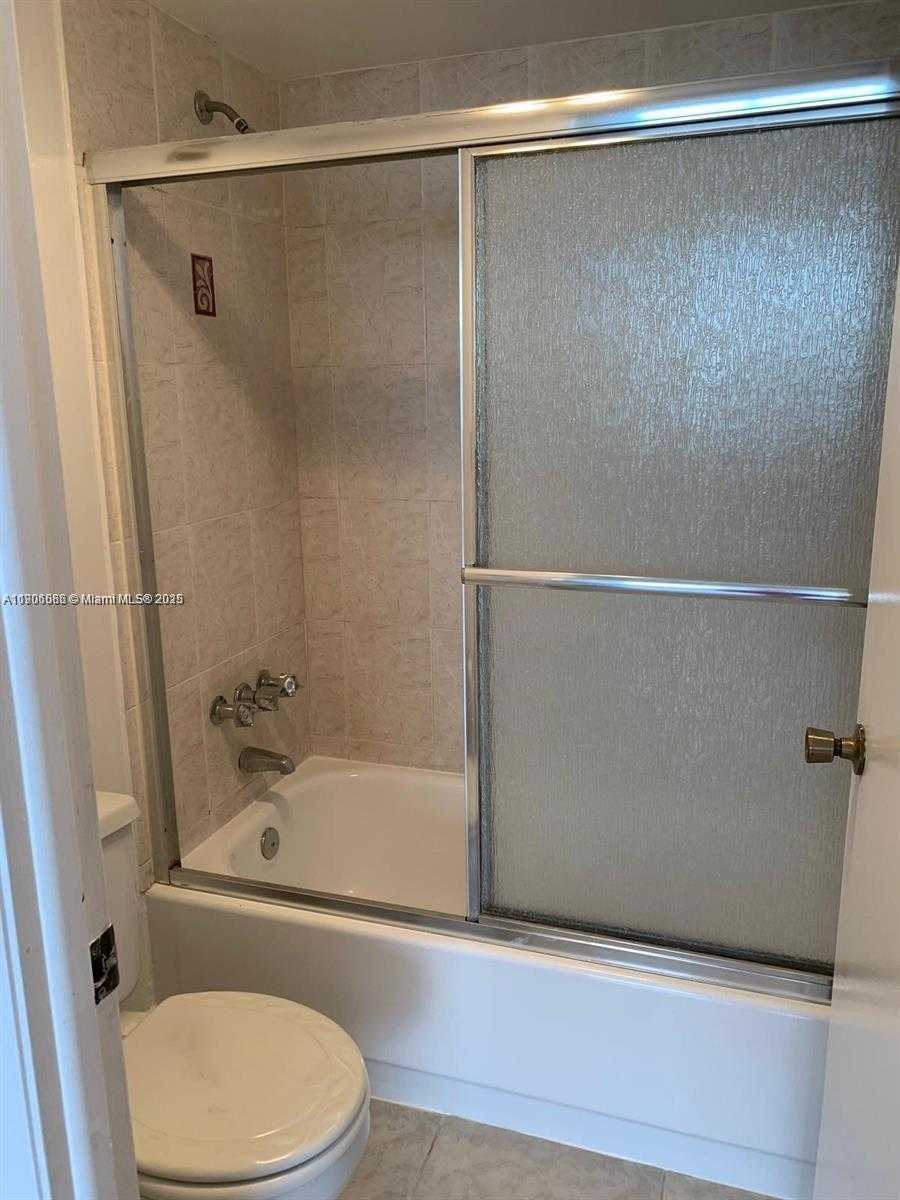 Small Image of 1200 Miami Gardens Dr, Miami, FL 33179, USA Number 16