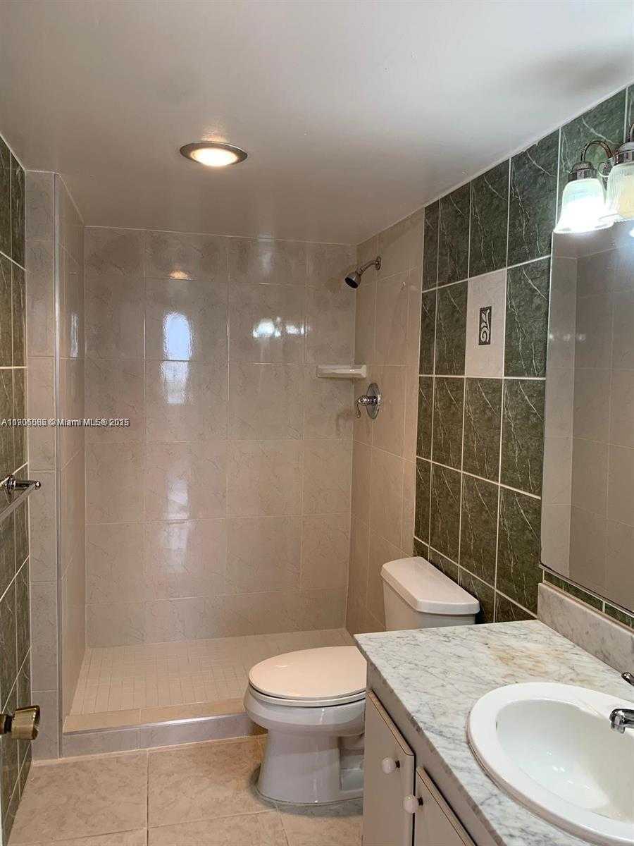 Small Image of 1200 Miami Gardens Dr, Miami, FL 33179, USA Number 18