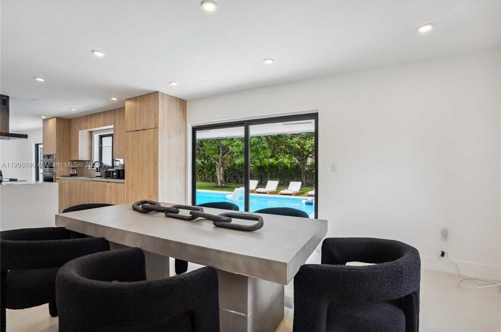 Small Image of 9600 SOUTH WEST 147TH ST, Miami Number 25