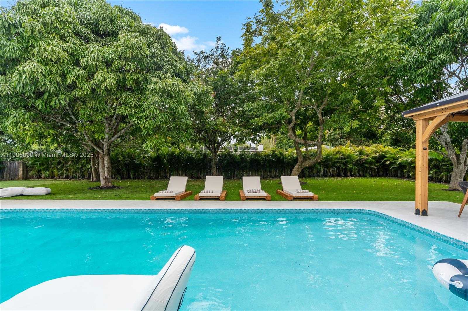 Small Image of 9600 SOUTH WEST 147TH ST, Miami Number 4