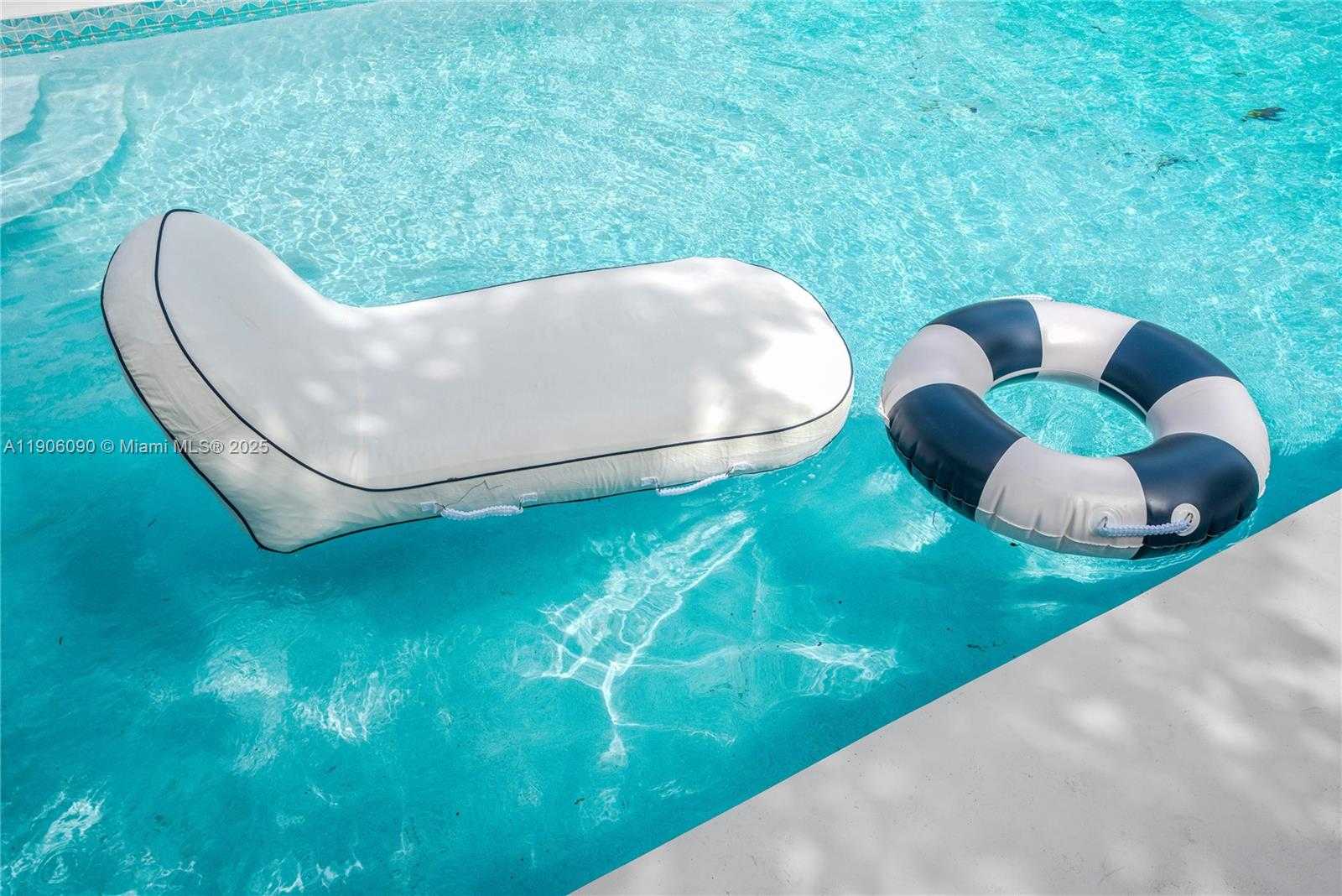 Small Image of 9600 SOUTH WEST 147TH ST, Miami Number 5