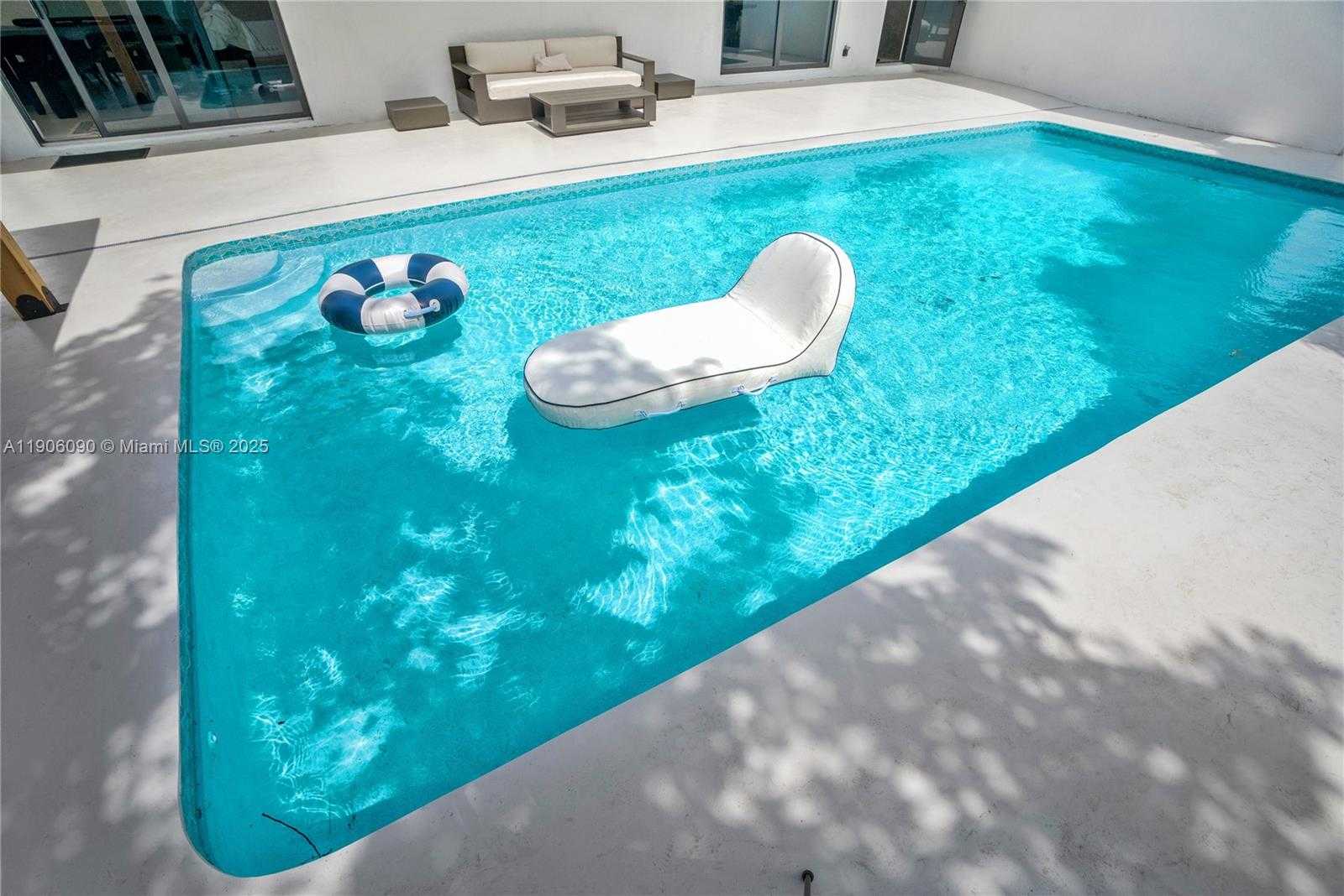 Small Image of 9600 SOUTH WEST 147TH ST, Miami Number 6