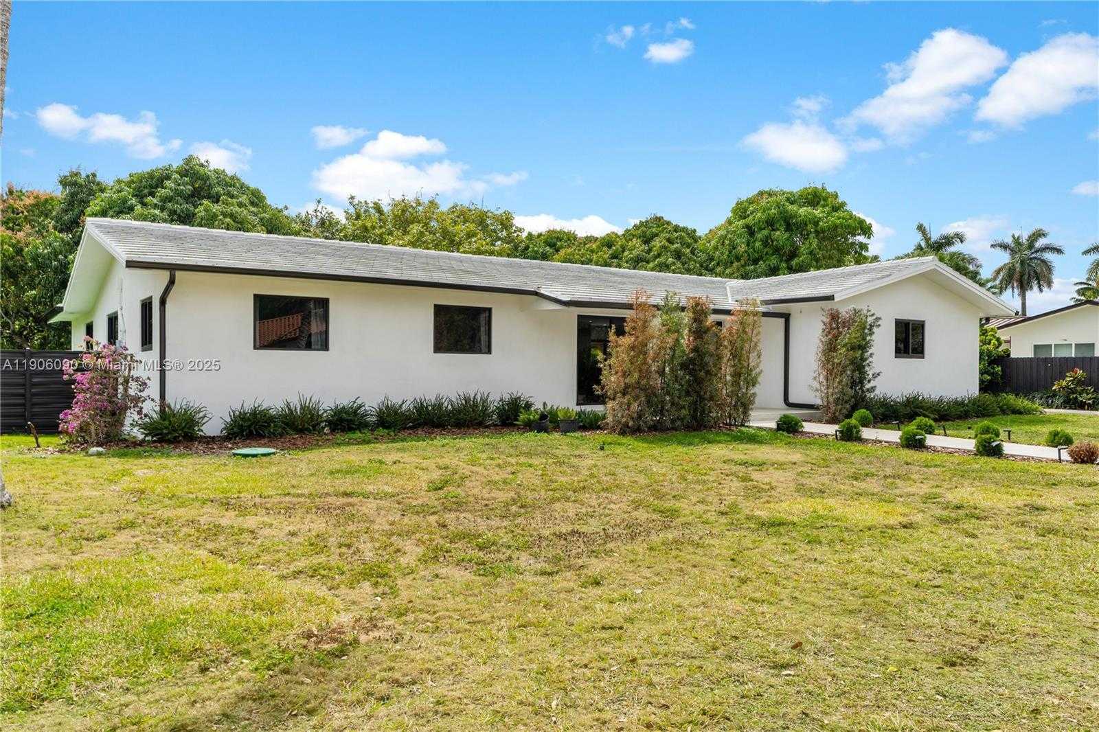 Small Image of 9600 SOUTH WEST 147TH ST, Miami Number 68