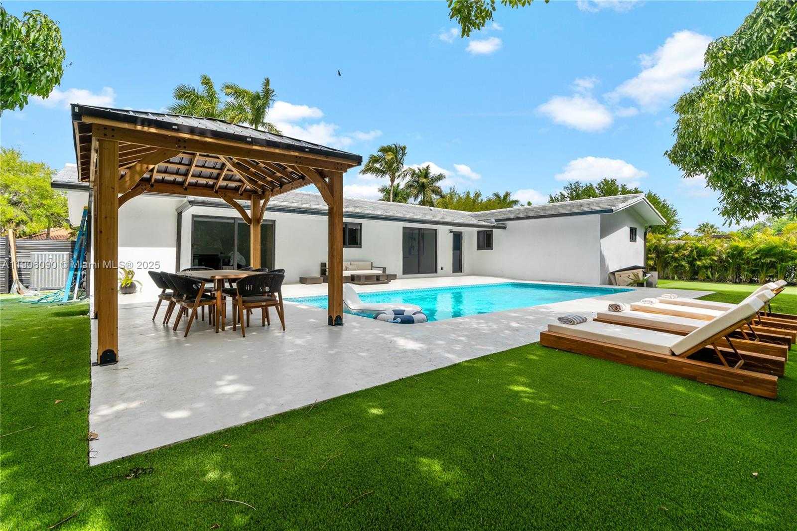 Small Image of 9600 SOUTH WEST 147TH ST, Miami Number 9