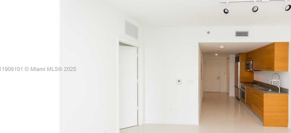 Small Image of 495 BRICKELL AVE #5008, Miami Number 2