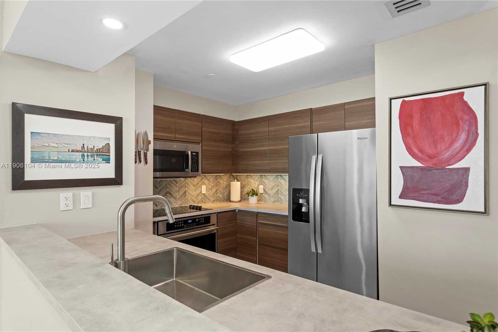 Small Image of 2475 BRICKELL AVE #708, Miami Number 10