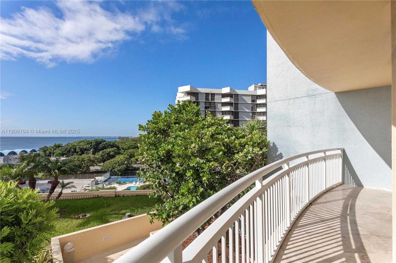 Small Image of 2475 BRICKELL AVE #708, Miami Number 20