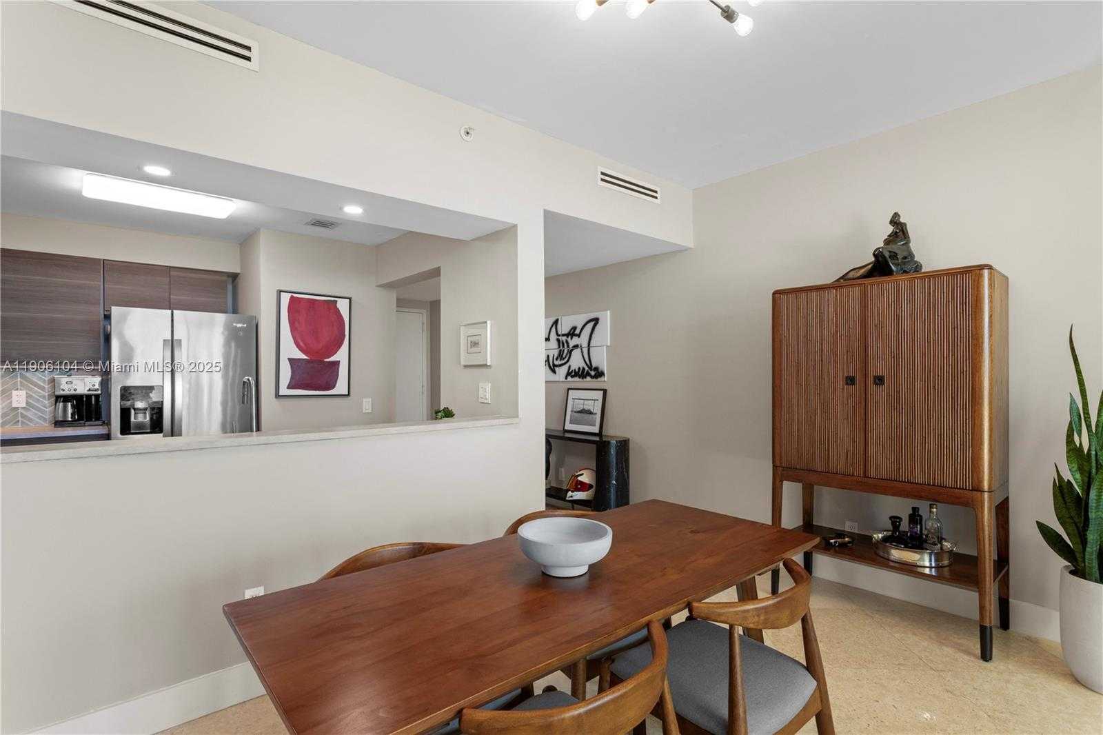 Small Image of 2475 BRICKELL AVE #708, Miami Number 3