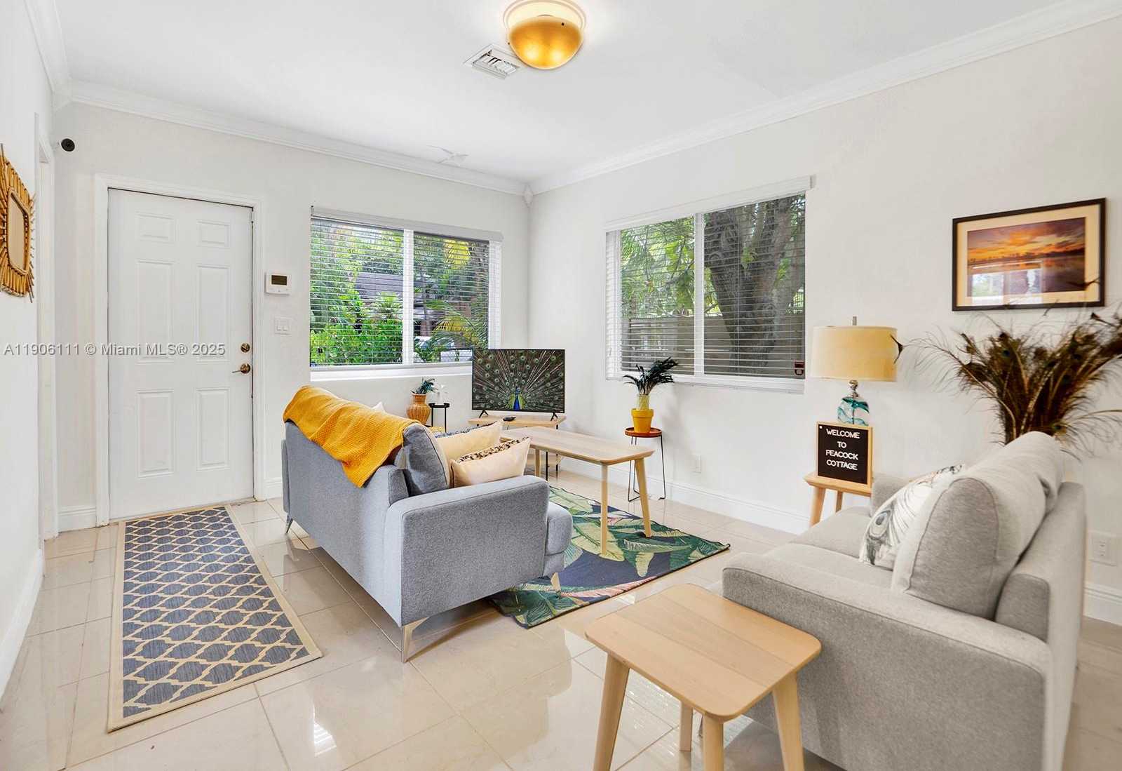 Small Image of 3547 WILLIAM AVE, Miami Number 10