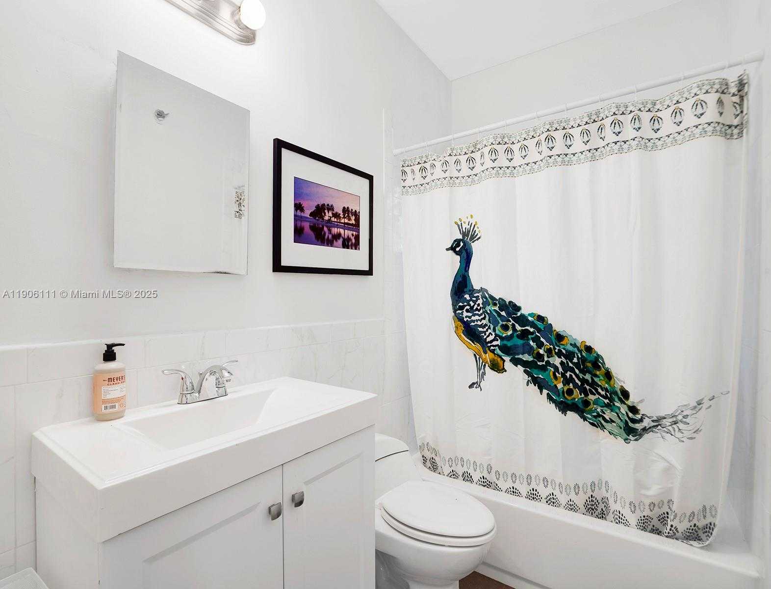 Small Image of 3547 WILLIAM AVE, Miami Number 13