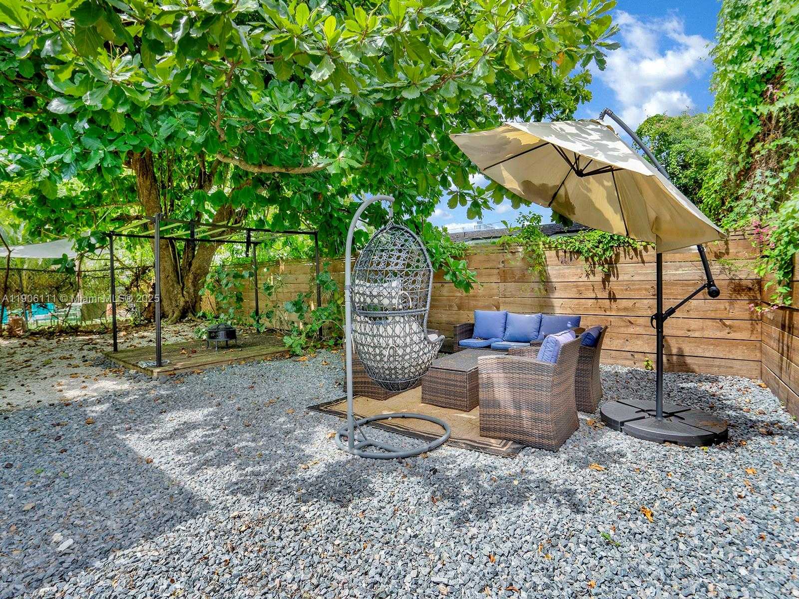 Small Image of 3547 WILLIAM AVE, Miami Number 24