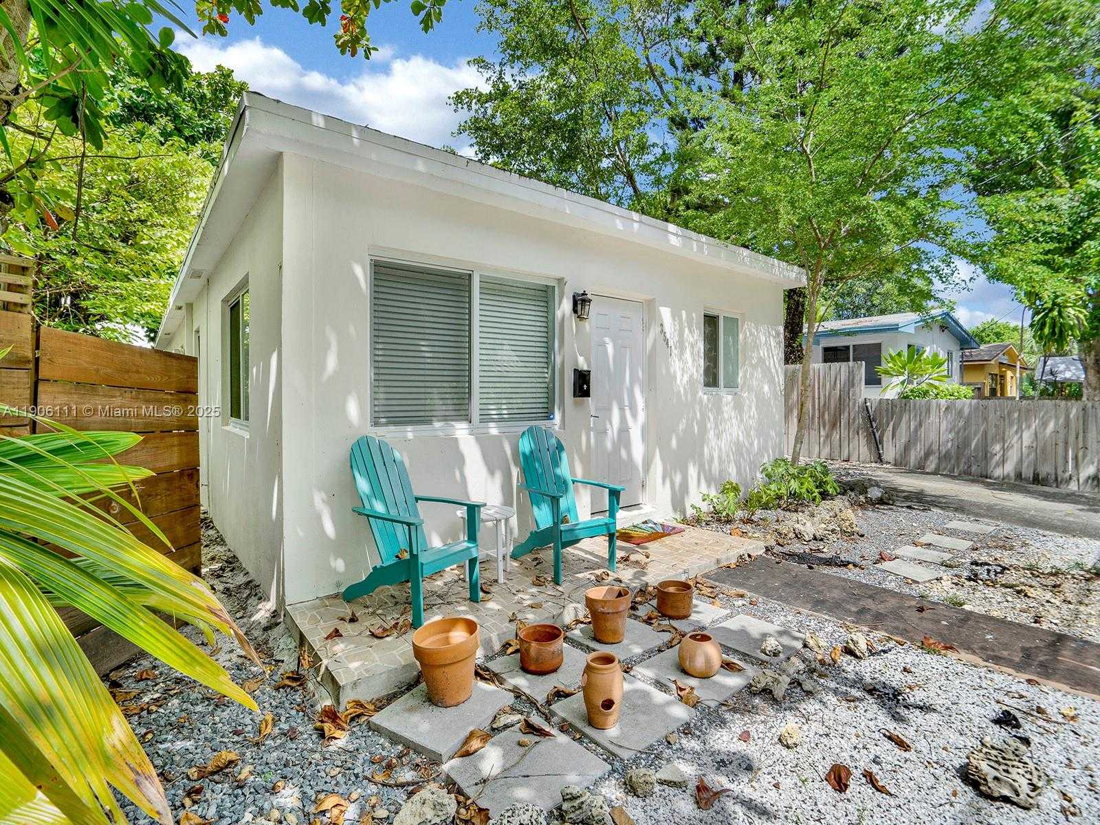 Small Image of 3547 WILLIAM AVE, Miami Number 26