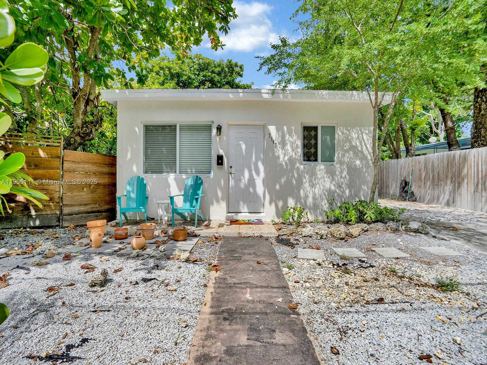Small Image of 3547 WILLIAM AVE, Miami Number 27