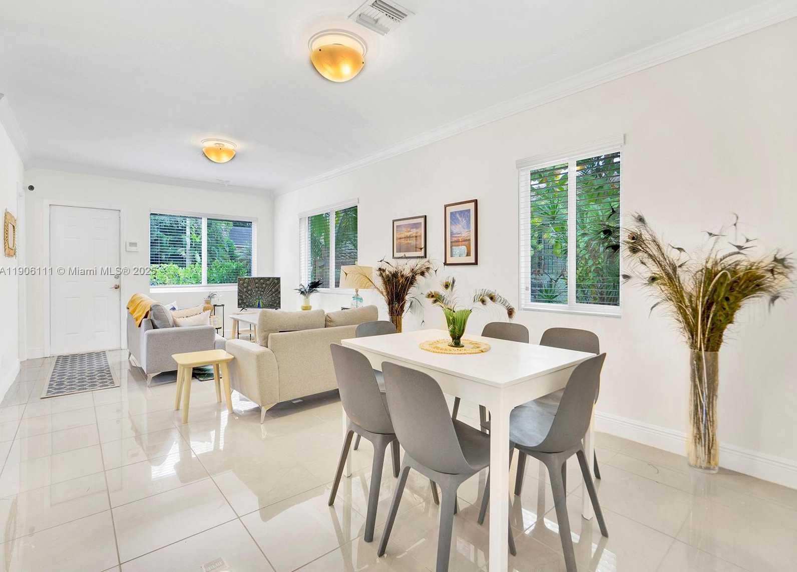 Small Image of 3547 WILLIAM AVE, Miami Number 34